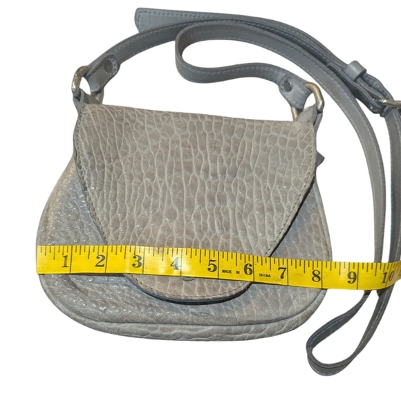 Vin Baker Genuine Grey Leather Crossbody Purse - Picture 6 of 7